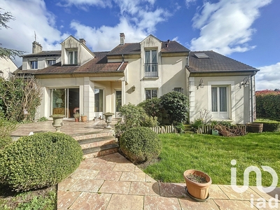 Maison traditionnelle 6 pièces de 186 m² à Neuilly-Plaisance (93360)