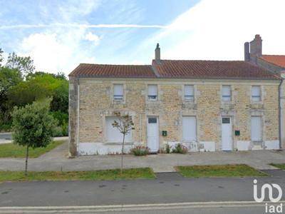 Vente maison 5 pièces 153 m² Saint-Hippolyte (17430)