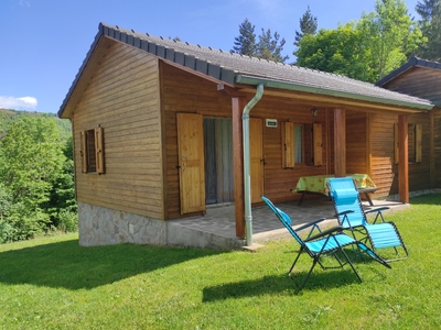 Chalet 4/6 pers au bord du lac d'Issarlès, idéal baignade, pêche, randonnées, VTT