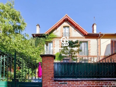 Maison de luxe de 6 pièces en vente à Montrouge, France