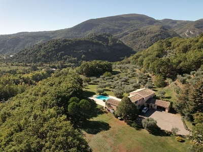 Villa de luxe de 11 pièces en vente Sisteron, Provence-Alpes-Côte d'Azur