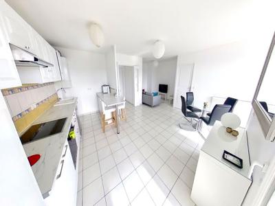 Location meublée appartement 2 pièces 53 m²