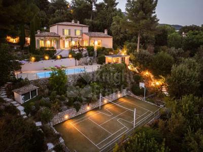 Villa de luxe de 7 pièces en vente Tourrettes-sur-Loup, Provence-Alpes-Côte d'Azur