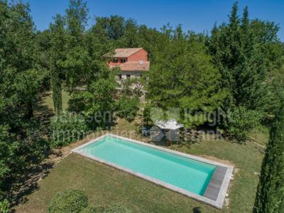 4 bedroom luxury House for sale in Roussillon, France