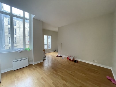 Location appartement 1 pièce 37.6 m²