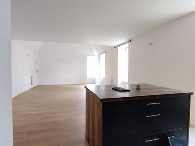 Location appartement 4 pièces 102 m²