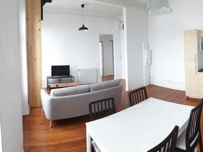 Location meublée appartement 3 pièces 78.9 m²