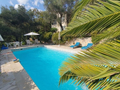 4 bedroom luxury House for sale in Grasse, France