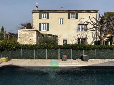 Villa de 6 pièces de luxe en vente Saint-Didier, Provence-Alpes-Côte d'Azur