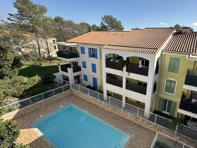 Appartement 3 pièces de 52 m² à Roquefort-les-Pins (06330)