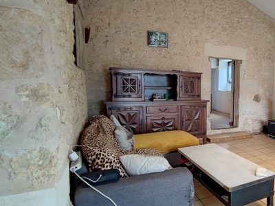 Maison traditionnelle 4 pièces de 92 m² à Montguyon (17270)