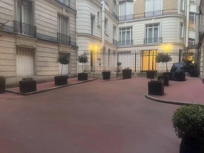 Appartement de prestige de 138 m2 en vente Champs-Elysées, Madeleine, Triangle d’or, Paris, Île-de-France