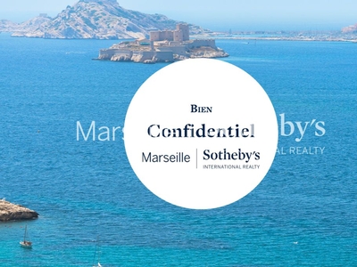 Maison de 6 pièces de luxe en vente à Marseille, France