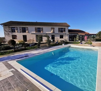 Maison de luxe de 4 chambres en vente à Aire-sur-l'Adour, France