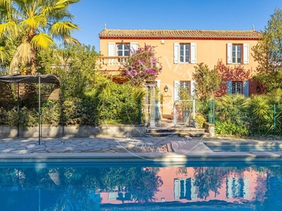Villa de luxe de 11 pièces en vente Antibes, Provence-Alpes-Côte d'Azur