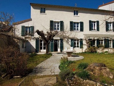 Luxury Villa for sale in Lyon, Auvergne-Rhône-Alpes