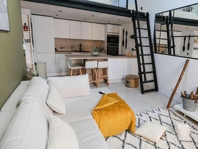 Appartement 3 pièces de 54 m² à Antibes (06600)