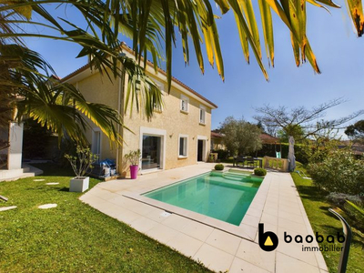 Maison 130m2 - 4 chambres + garage double + piscine + pool house - Bourgoin-Jallieu