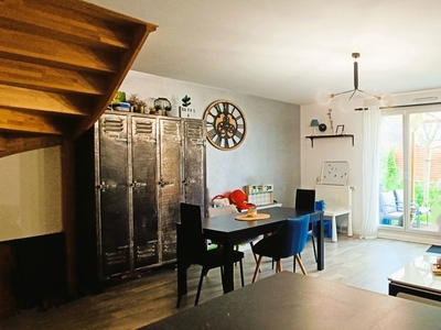 Maison 4 pièces de 80 m² à Bruyères-le-Châtel (91680)