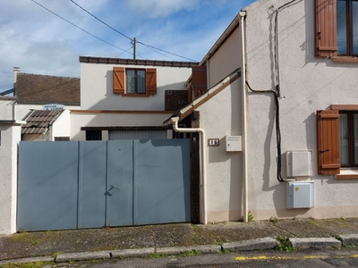Vente maison 4 pièces 69 m² Villeneuve-la-Guyard (89340)