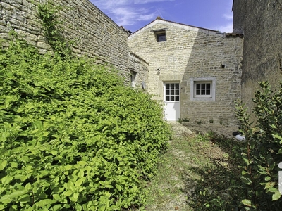 Vente maison 4 pièces 96 m² Dampierre-sur-Boutonne (17470)
