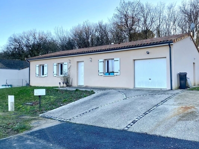 Vente maison 5 pièces 100 m² Savigny-Lévescault (86800)