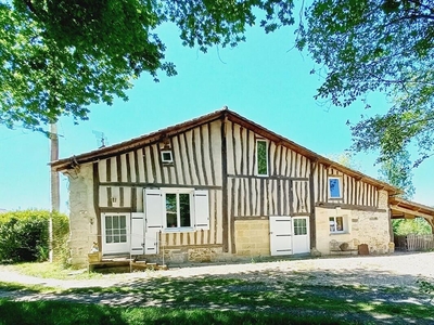 Vente maison 5 pièces 160 m² Saint-Médard-de-Guizières (33230)