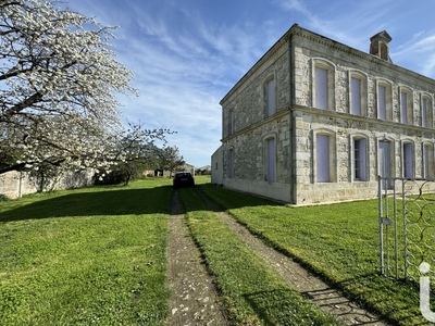 Vente maison 5 pièces 200 m² Saint-Froult (17780)