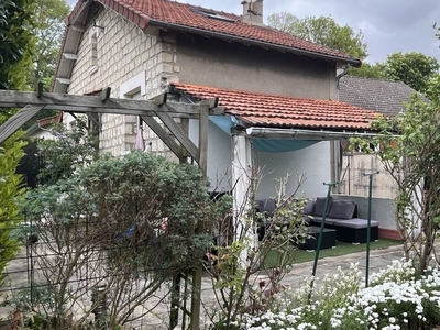 Vente maison 5 pièces 78 m² Le Plessis-Bouchard (95130)