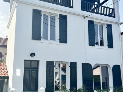 Vente maison 5 pièces 85 m² Saint-Jean-de-Luz (64500)