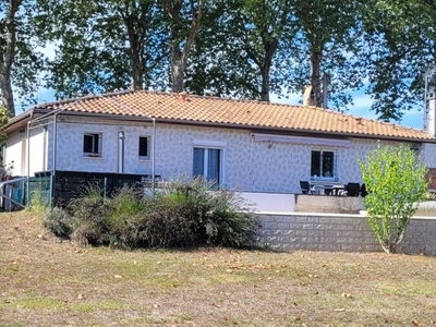 Vente maison 5 pièces 98 m² Villebois-Lavalette (16320)