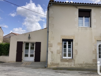 Vente maison 6 pièces 130 m² Saint-Mard (17700)