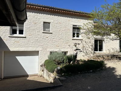 Vente maison 7 pièces 155 m² Villeneuve-Lès-Avignon (30400)