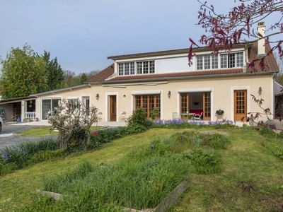 Vente maison 7 pièces 170 m² Moret-Loing-Et-Orvanne (77250)