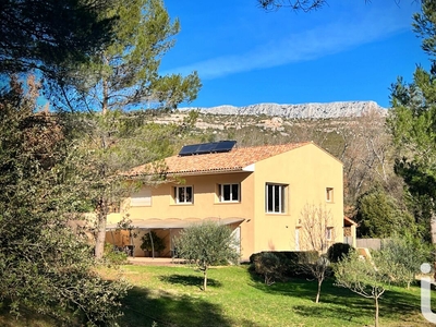 Vente maison 7 pièces 305 m² Rousset (13790)