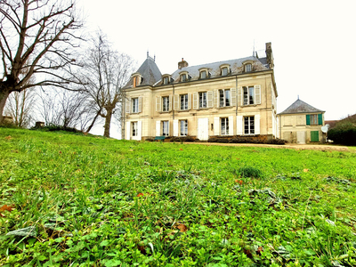 Vente maison 70 pièces 1700 m² Châtellerault (86100)