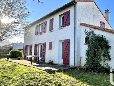 Vente maison 8 pièces 127 m² Saint-Georges-Lès-Baillargeaux (86130)
