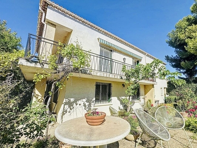 Vente maison 8 pièces 180 m² Arles (13200)