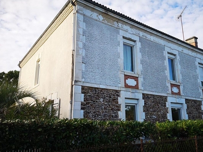 Vente maison 9 pièces 224 m² Saugnacq-Et-Muret (40410)
