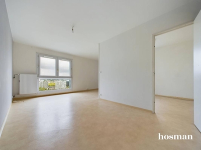 Appartement T2 à rafraichir avec parking- 50.93 m² - belle vue sur la Loire - Ile de Nantes