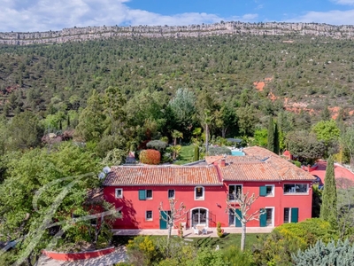 Maison à vendre à Châteauneuf-le-Rouge