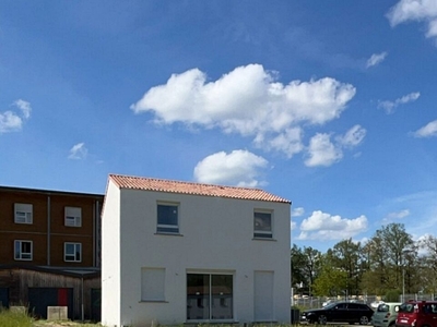 Vente maison 5 pièces 90 m² Montaigu-Vendée (85600)