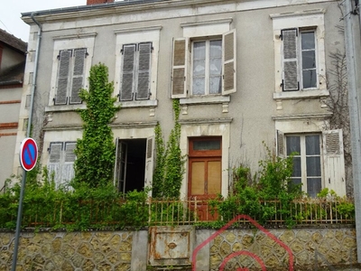 Vente maison 6 pièces 230 m² Châteaumeillant (18370)