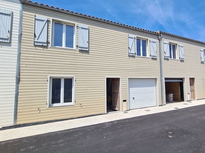 Vente maison 2 pièces 127 m² Rochefort (17300)