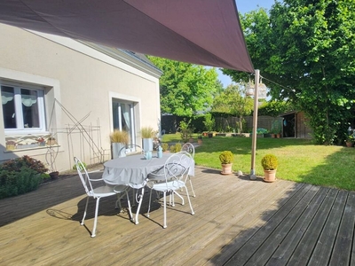 Vente maison 7 pièces 142 m² Sainte-Gemmes-sur-Loire (49130)