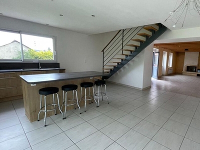 Vente maison 7 pièces 157 m² Champagné (72470)