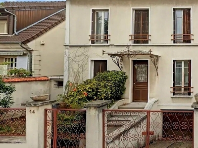 Vente maison 8 pièces 150 m² Saint-Maur-des-Fossés (94100)
