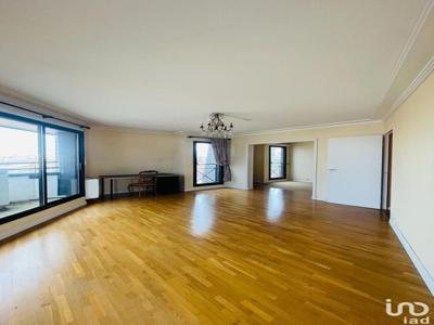 Appartement 3 pièces de 93 m² à Bordeaux (33300)
