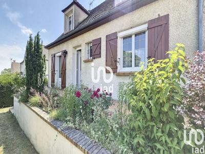 Maison 6 pièces de 131 m² à Corbeil-Essonnes (91100)