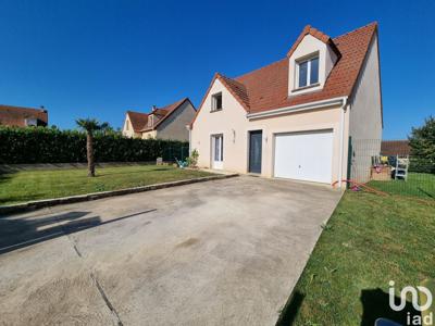 Maison 5 pièces de 100 m² à Montereau-Fault-Yonne (77130)